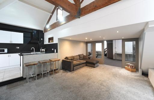 Penthouse Warehouse Slps 18 (61) - Housity