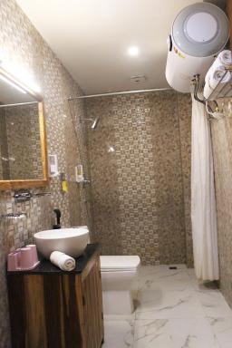 Hotel Khamsum - Housity