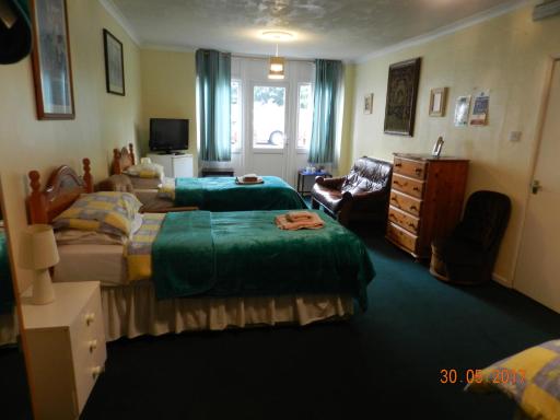 The Jays Guest House - Housity