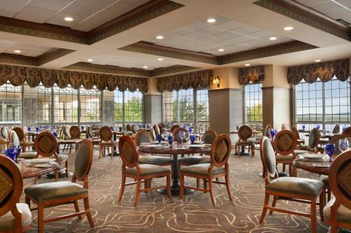 Chateau on the Lake Resort Spa and Convention Center - Housity