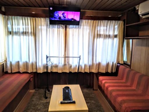 Two Rooms Rustic House - Self Check-In - Housity