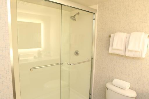 Holiday Inn Express Phoenix-Airport/University Drive, an IHG Hotel - Housity