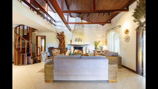 Luxurious & Comfortable - Housity