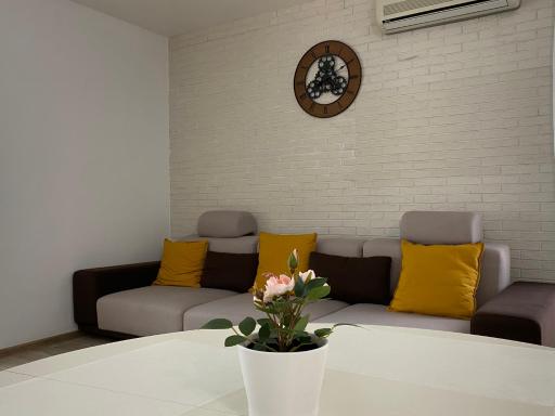 Sunny Deluxe Apartment Cosmopolis - Housity