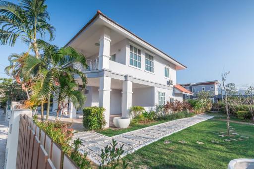 Baan Kiang Lay Phu View Hua Hin Private Pool Villa บ้านเคียงเลภูวิว ไพร์เวท พูลวิลล่า กลางเมือง ใกล้หาดหัวหิน - Housity