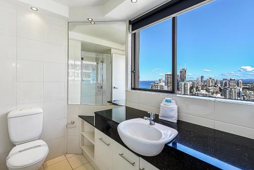 Surfers Century Oceanside Apartments - Housity