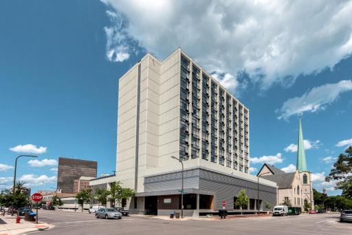 Holiday Inn Chicago North-Evanston, an IHG Hotel - Housity
