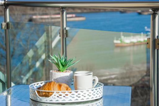 Danube River Apartment New - Housity
