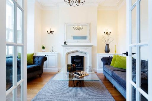 Veeve - Clean Lines by Clapham Common - Housity