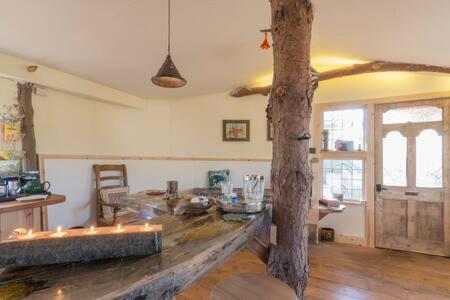 Magical luxury Treehouse for Two - Housity
