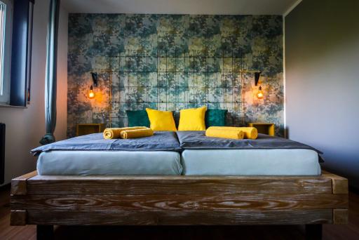 #industryellow - Housity