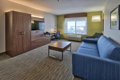 Holiday Inn Express & Suites Albuquerque Historic Old Town, an IHG Hotel - Housity