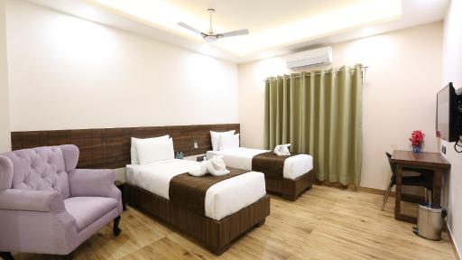The Ventura Grand Hotel - Housity