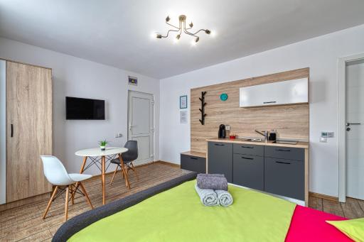 T House - Housity