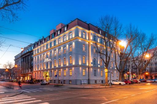 Hotel Le Premier - Housity