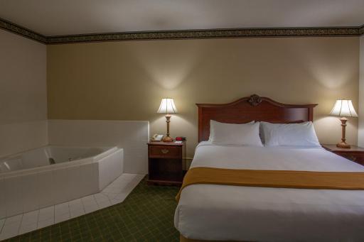 Moncks Corner Inn - Housity