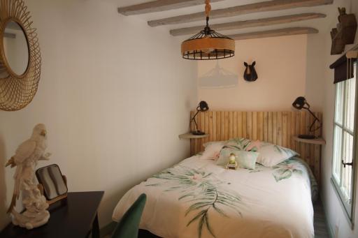 Maisonnette atypique en triplex au calme hyper-centre place du Ralliement - Housity