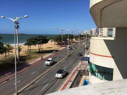 TOP DA PRAIA - 2qts, ar cond, WIFI, cozinha, garagem , completo - Housity