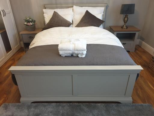 Arsenal Highbury & Islington Beautifully Presented - Housity