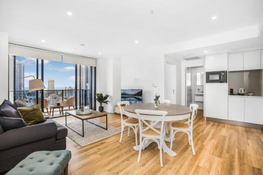 2-Bed Beach Apartment with Pool, Parking & Balcony - Housity