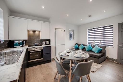 Central location ideal for contractors, families and business travellers - Housity