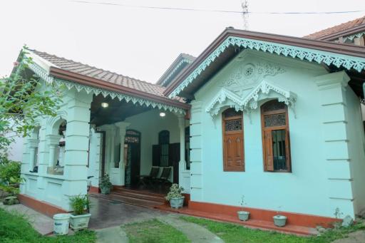Colonial House - Housity