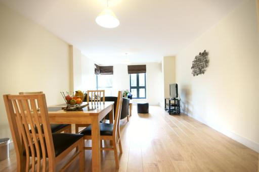 Lodge Drive Serviced Apartments - Housity