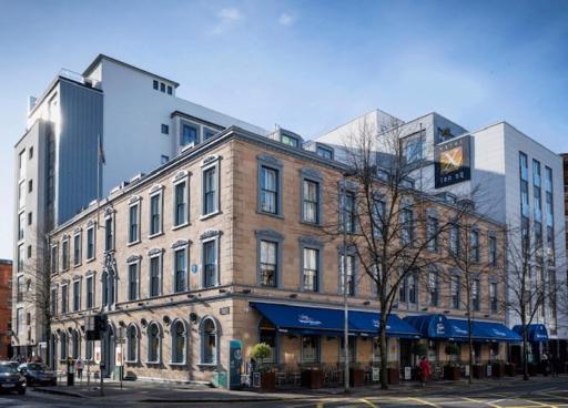 Ten Square Hotel - Housity