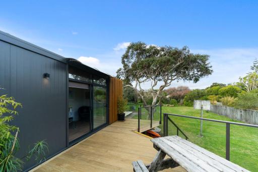 Calapso Cottage - Waikanae Beach Holiday Home - Housity