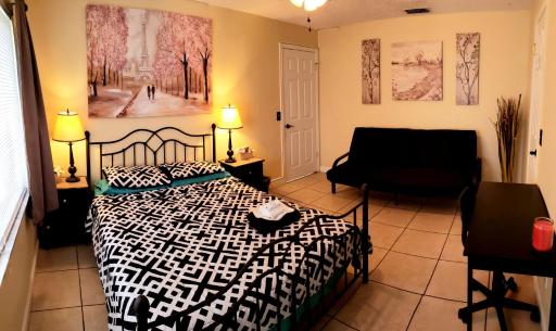 C Private Master Bed/Bath - Housity