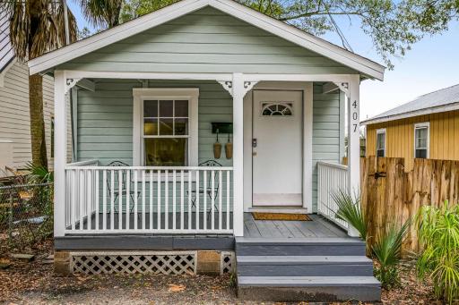 Strong St. Cottage - Housity