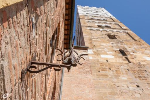 Casa del Campanaro centro storico di Lucca dentro le mura - Housity