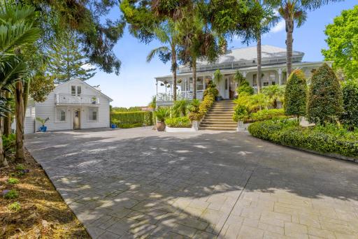 Western Springs Villa to Auckland Central Heritage Villa - Housity