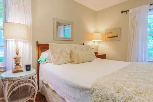 Creek House - Housity