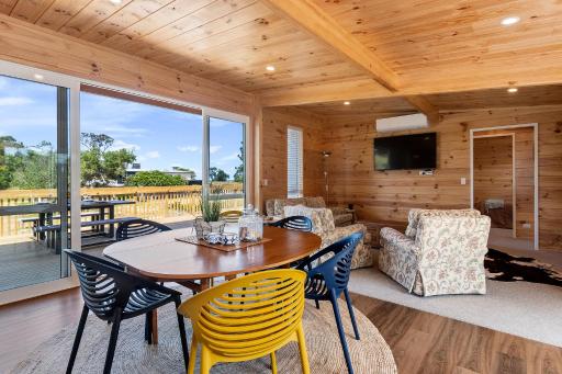Matapouri Bayside Retreat - Matapouri Holiday Home - Housity