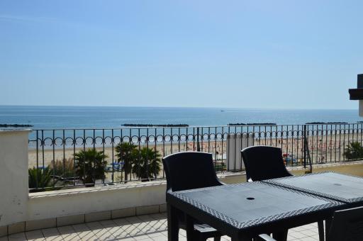Mansarda Fronte Mare con servizio spiaggia incluso a Roseto degli Abruzzi - Housity