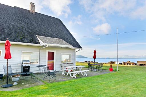 Erikson Beach House - Housity