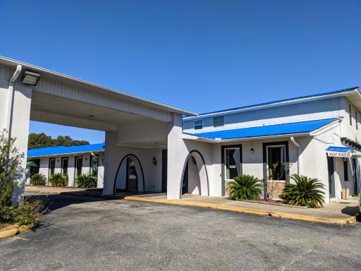 Garden Inn & Suites - Housity