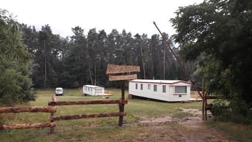 Domki pod lasem w Narolu. - Housity