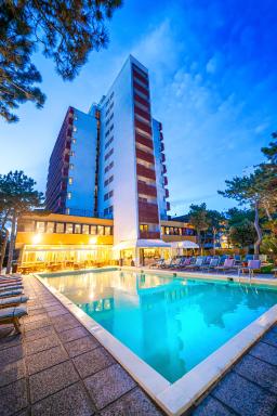 Hotel American - Housity