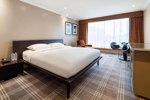 Radisson Blu Hotel, London Heathrow - Housity