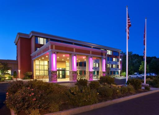 Crowne Plaza Boston - Woburn, an IHG Hotel - Housity