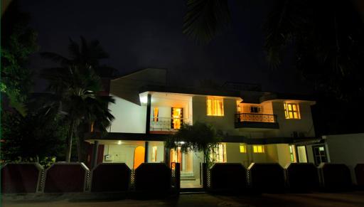 Royal Home Stay Gomathipuram - Housity