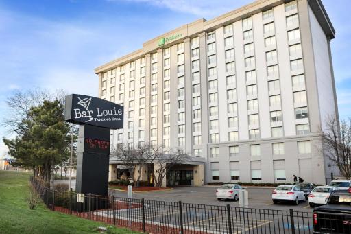 Holiday Inn O'Hare Area, an IHG Hotel - Housity