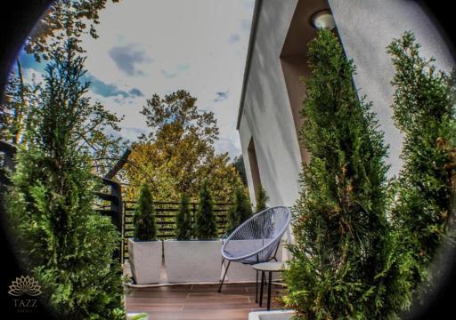 Hotel Tazz - River Front Oasis Collection - Housity