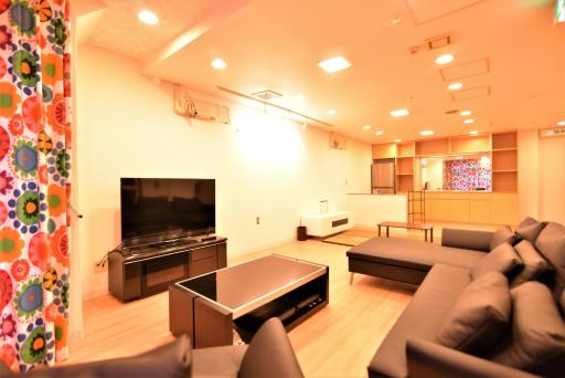 Syukur Ofuna - Housity