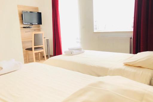 Hotel & Restaurant Miranda - Housity