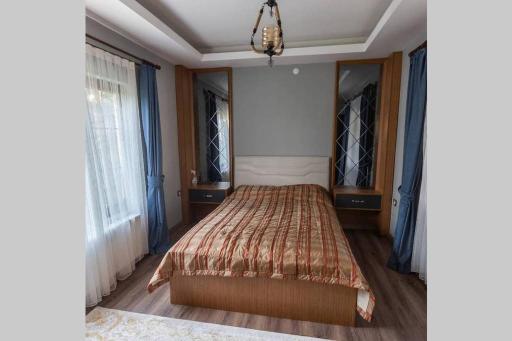 Huge Villa with Swimming Pool in Ankara - Housity