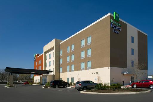 Holiday Inn Express & Suites New Braunfels, an IHG Hotel - Housity