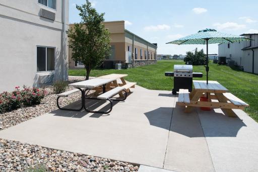 Holiday Inn Express Hotel & Suites Burlington by IHG - Housity
